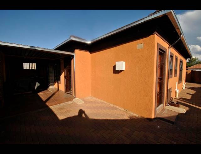 3 BEDROOM HOUSE FOR SALE IN DAWN PARK